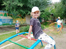 Прогулка в детском саду Прогулка в детском саду.